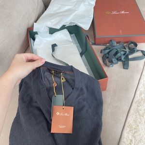 Loro Piana Cashmere V west NEW
